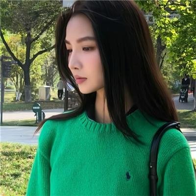 这名男子，捡到了人鱼。